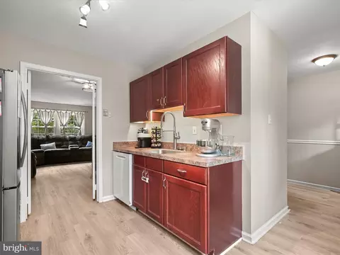 Entry Way - 1649 Forest Hill Ct, Crofton, MD 21114 photo 2 of 2