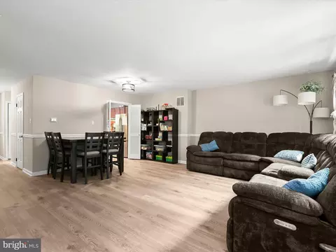 Living - 1649 Forest Hill Ct, Crofton, MD 21114 photo 2 of 2