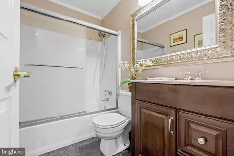 Bath - 1249 Birchcrest Ct, Arnold, MD 21012 photo 3 of 3