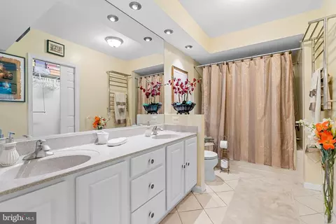 Bath - 1249 Birchcrest Ct, Arnold, MD 21012 photo 1 of 3
