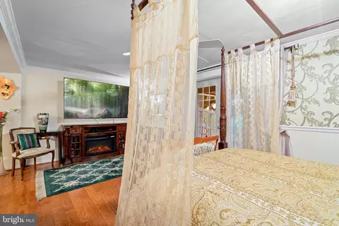 Bedroom - 1249 Birchcrest Ct, Arnold, MD 21012 photo 2 of 5