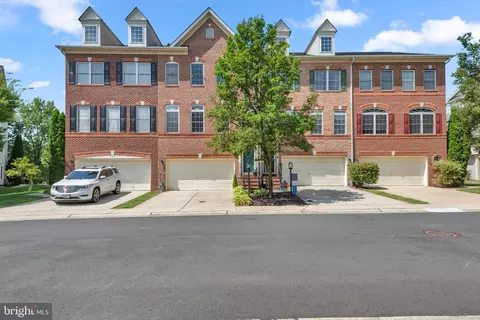 2447 Ogden Sq, Gambrills, MD 21054