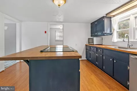 Kitchen - 639 Deale Rd, Deale, MD 20751 photo 4 of 6