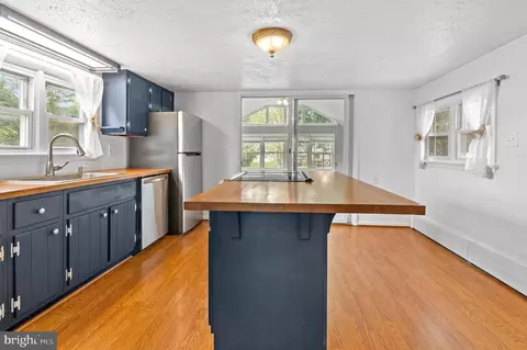 Kitchen - 639 Deale Rd, Deale, MD 20751 photo 2 of 6