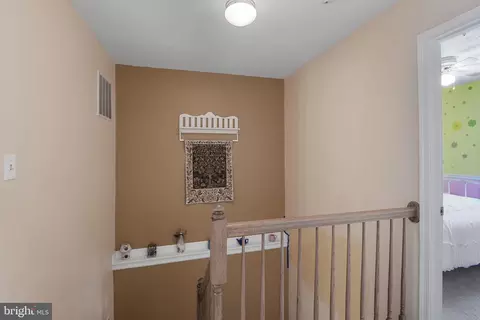 Entry Way - 709 Pine Drift Dr, Odenton, MD 21113 photo 3 of 3