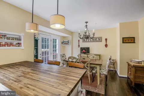 Kitchen - 709 Pine Drift Dr, Odenton, MD 21113 photo 4 of 4