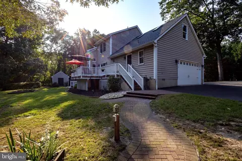 8359 Forest Glen Dr, Pasadena, MD 21122