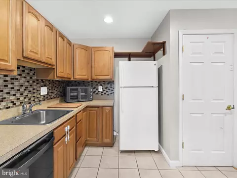 89 Creekview Ct, Pasadena, MD 21122 photo 4