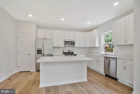 807 Hillside Ave, Edgewater, MD 21037 photo 10