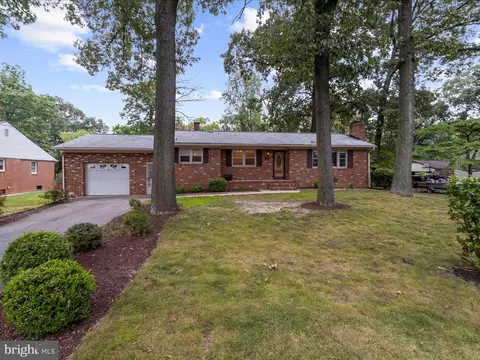 913 Rose Anne Rd, Glen Burnie, MD 21060