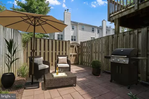 2241 Aberdeen Dr, Crofton, MD 21114 photo 4