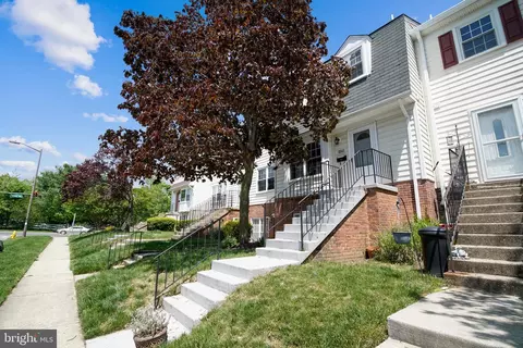 2241 Aberdeen Dr, Crofton, MD 21114 photo 3
