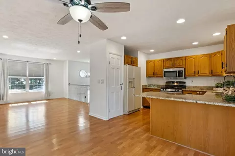 404 Lily Brook Ct, Pasadena, MD 21122 photo 8