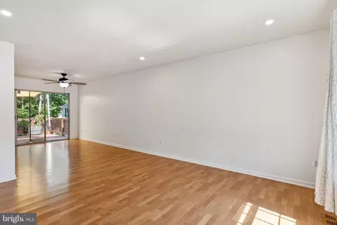 404 Lily Brook Ct, Pasadena, MD 21122 photo 7