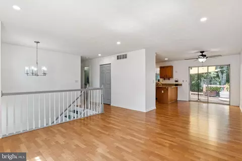 404 Lily Brook Ct, Pasadena, MD 21122 photo 4