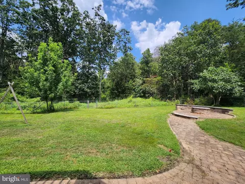 7812 Werowance Ct, Hanover, MD 21076 photo 2