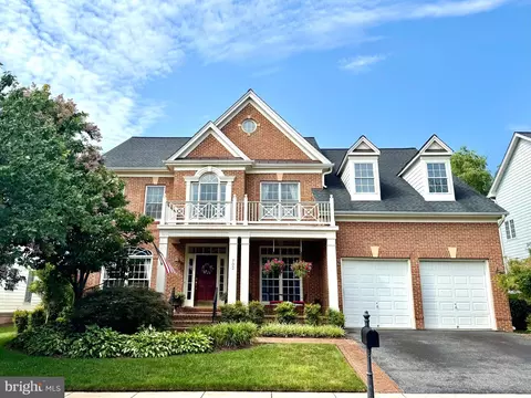 Exterior - 702 Pearson Point Pl, Annapolis, MD 21401 photo 11 of 13