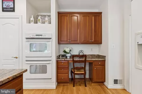 Kitchen - 702 Pearson Point Pl, Annapolis, MD 21401 photo 4 of 6