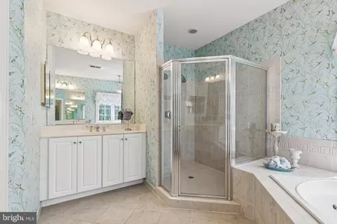Bath - 702 Pearson Point Pl, Annapolis, MD 21401 photo 1 of 9