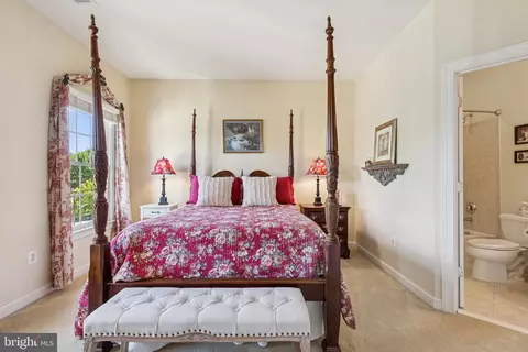 Bedroom - 702 Pearson Point Pl, Annapolis, MD 21401 photo 7 of 11
