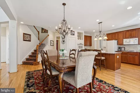 Dining - 702 Pearson Point Pl, Annapolis, MD 21401 photo 7 of 9