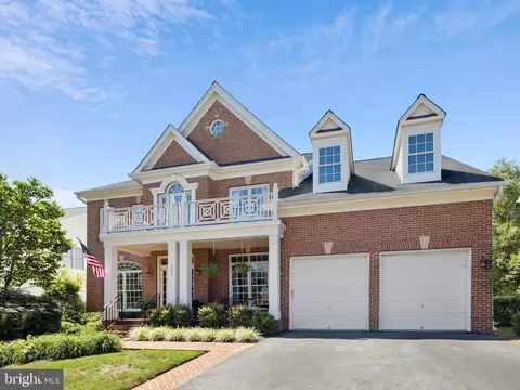 Exterior - 702 Pearson Point Pl, Annapolis, MD 21401 photo 9 of 13