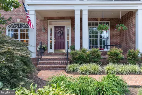 Exterior - 702 Pearson Point Pl, Annapolis, MD 21401 photo 5 of 13