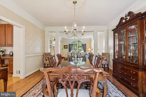 Dining - 702 Pearson Point Pl, Annapolis, MD 21401 photo 5 of 9
