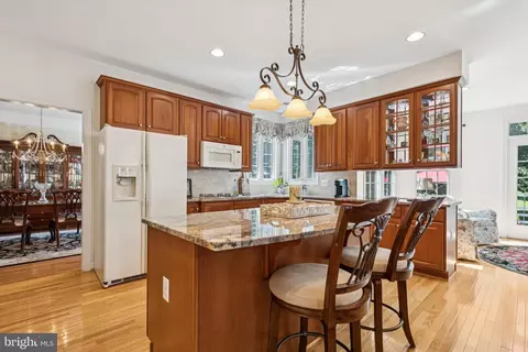 Kitchen - 702 Pearson Point Pl, Annapolis, MD 21401 photo 5 of 6