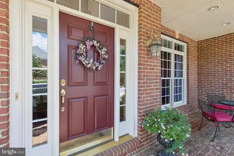 Exterior - 702 Pearson Point Pl, Annapolis, MD 21401 photo 6 of 13
