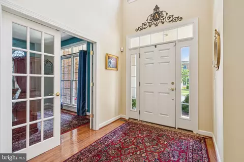 Entry Way - 702 Pearson Point Pl, Annapolis, MD 21401 photo 1 of 5