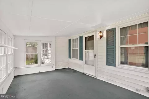Exterior - 2921 Main St, Edgewater, MD 21037 photo 6 of 9