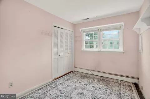 Bedroom - 2921 Main St, Edgewater, MD 21037 photo 4 of 7