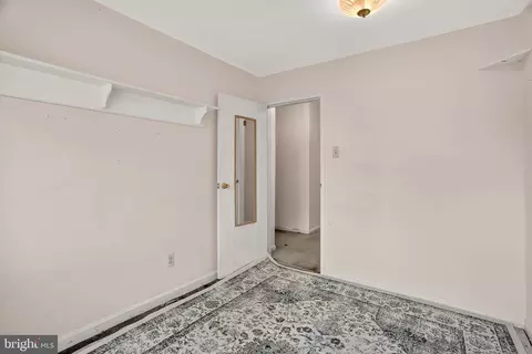 Bedroom - 2921 Main St, Edgewater, MD 21037 photo 5 of 7