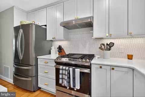 Kitchen - 728 Spoon Ct #15, Arnold, MD 21012 photo 3 of 4