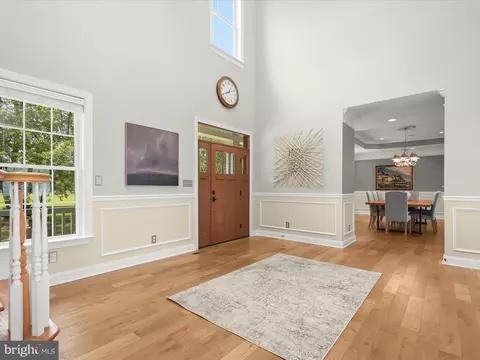 Entry Way - 235 Bay Front Dr, Pasadena, MD 21122 photo 2 of 4