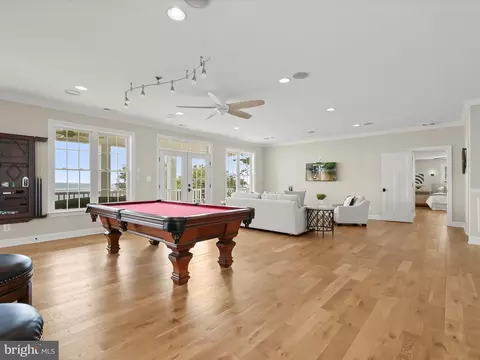Living - 235 Bay Front Dr, Pasadena, MD 21122 photo 2 of 3