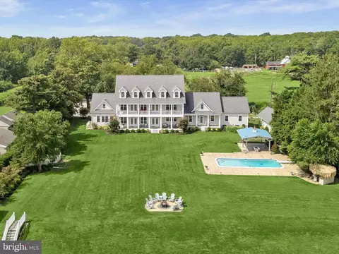 235 Bay Front Dr, Pasadena, MD 21122