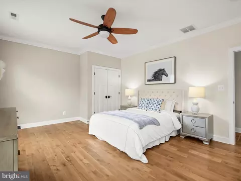 Bedroom - 235 Bay Front Dr, Pasadena, MD 21122 photo 5 of 8