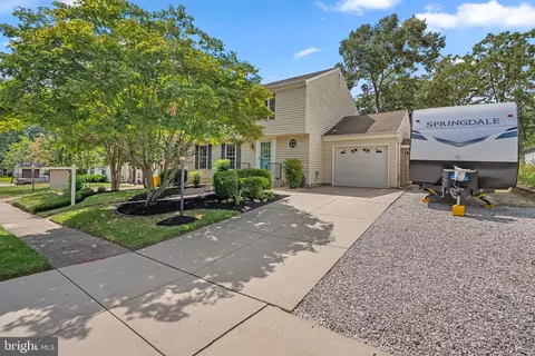 708 Radnor Ct, Glen Burnie, MD 21061