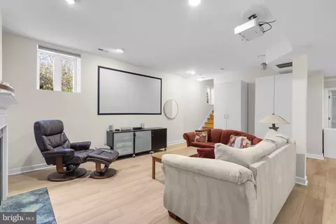 Living - 921 Lake Dr, Arnold, MD 21012 photo 1 of 1