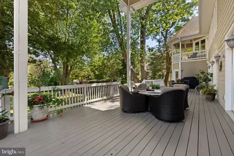 Exterior - 921 Lake Dr, Arnold, MD 21012 photo 4 of 7