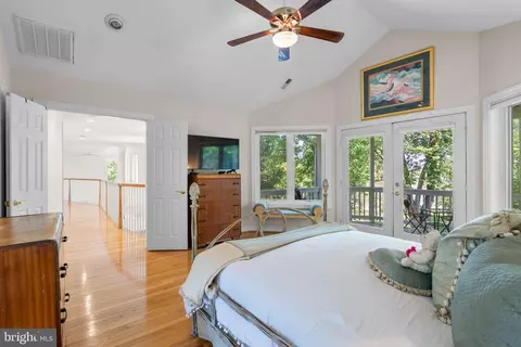 Bedroom - 921 Lake Dr, Arnold, MD 21012 photo 2 of 8