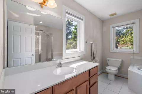 Bath - 921 Lake Dr, Arnold, MD 21012 photo 2 of 4