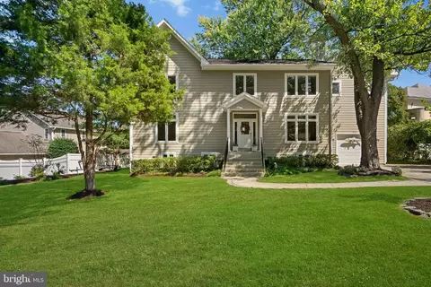 Exterior - 921 Lake Dr, Arnold, MD 21012 photo 1 of 7