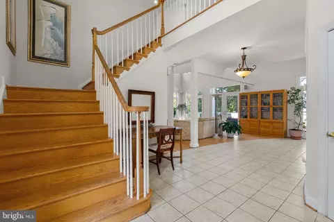 Entry Way - 921 Lake Dr, Arnold, MD 21012 photo 1 of 7