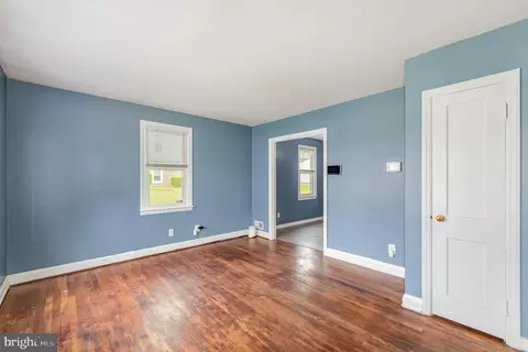 Living - 303 5th, Baltimore, MD 21225 photo 2 of 3
