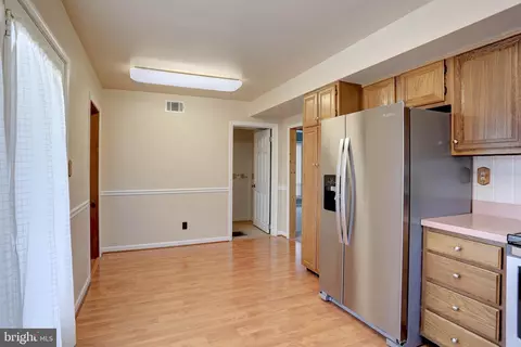 7821 Bodkin View Dr, Pasadena, MD 21122 photo 4