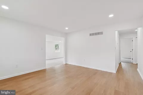 Living - 8582 Main Ave, Pasadena, MD 21122 photo 1 of 8