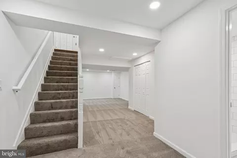 Entry Way - 8582 Main Ave, Pasadena, MD 21122 photo 2 of 2